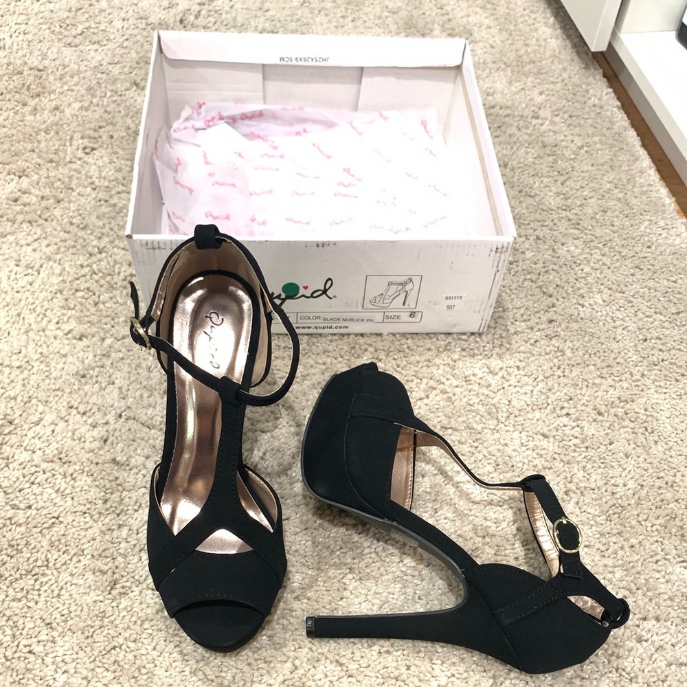 Qupid black stilettos heels NEW